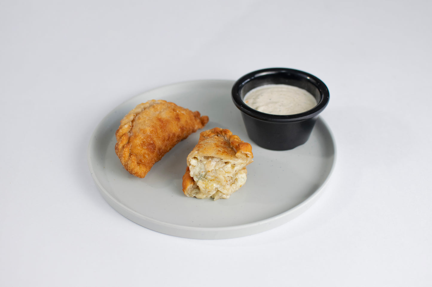Empanada 3 Quesos con Cebolla Caramelizada